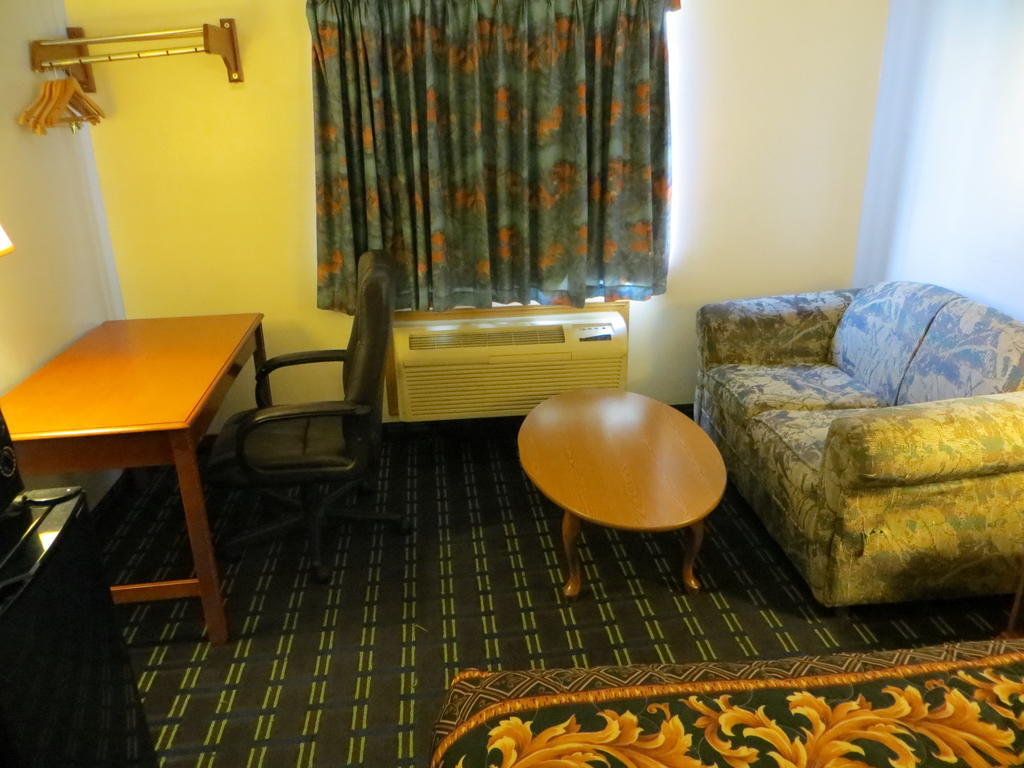 Knights Inn Memphis At Macon Cove Zewnętrze zdjęcie